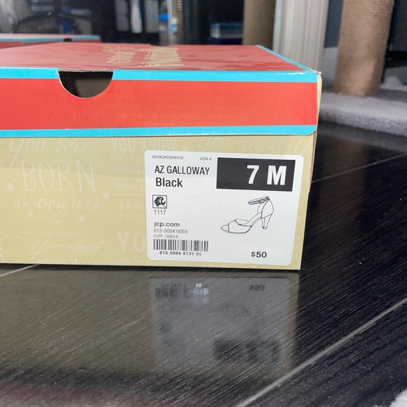 Arizona Galloway Heels - Picture 8 of 9